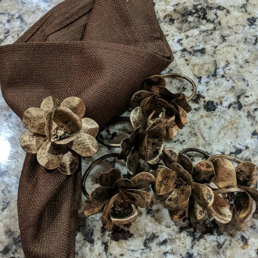Set of 6 metal napkin rings